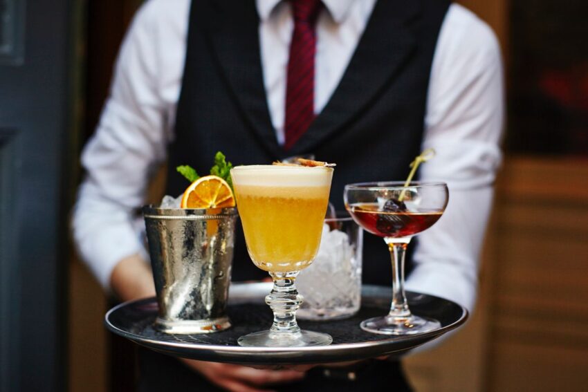 Cele mai iubite cocktailuri, la nunta voastră! Ce băuturi să nu vă lipsească de la marele eveniment