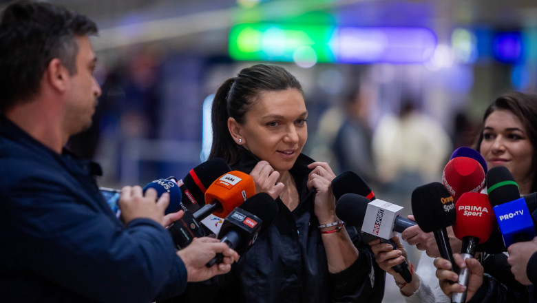 Simona Halep Zboară spre Miami: Glume și Entuziasm la Aeroport